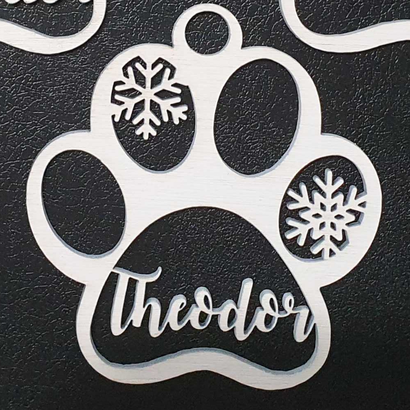 Mancs alakú, gravírozott karácsonyfadísz házikedvenceknek Kör alakú szülőköszöntő gravírozott hűtőmágnes