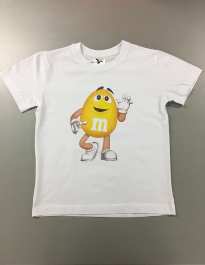 farsangra készült fehér póló nyomtatott mintával