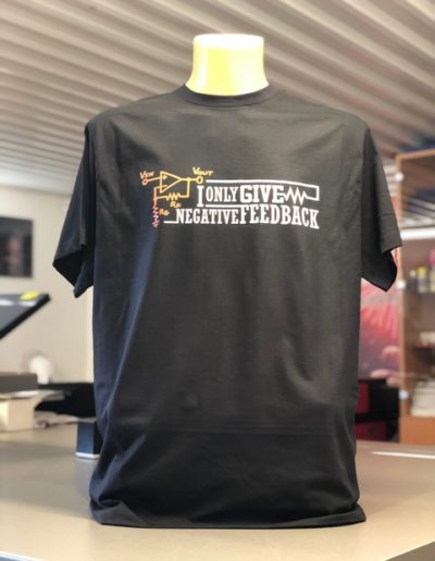 Fekete póló nyomtatás